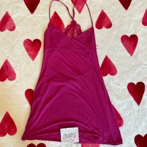 victoria’s secret fuchsia nightgown